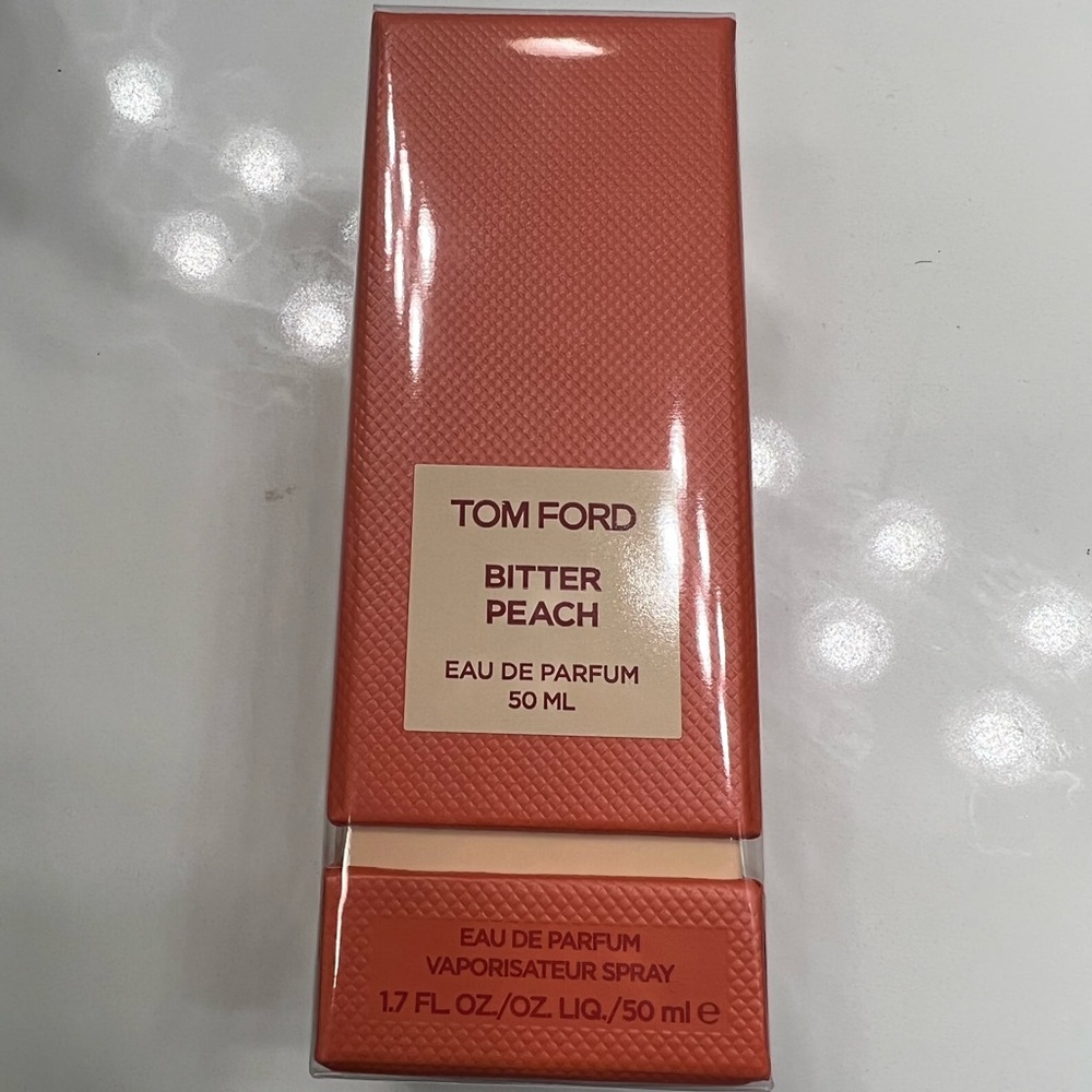 Tom Ford Bitter Peach perfume